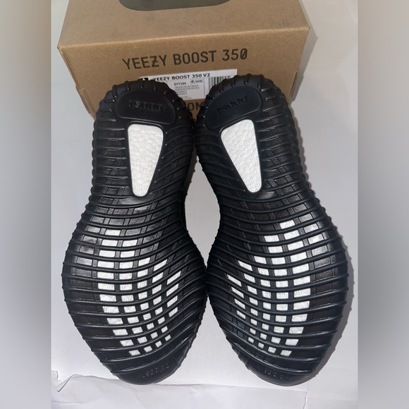 Adidas Yeezy Boost 350 V2 Black and Blue Men’s Sneakers BRAND NEW Shoes - Picture 5 of 5